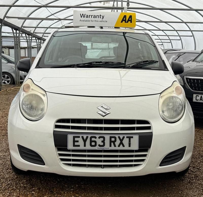 Used Suzuki Alto 68 HP (50 kW) 2013 White Hatchback