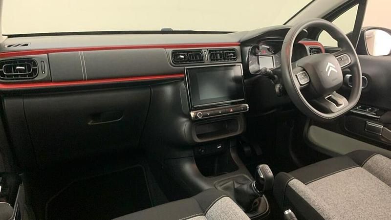 Usado Citroën C3 PureTech 82 HP (60 kW) 2022 Cinzento Citadino