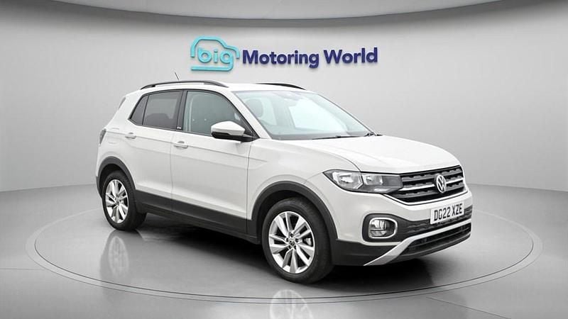 Usado VW T-Cross Active 110 HP (80 kW) 2022 Cinzento SUV