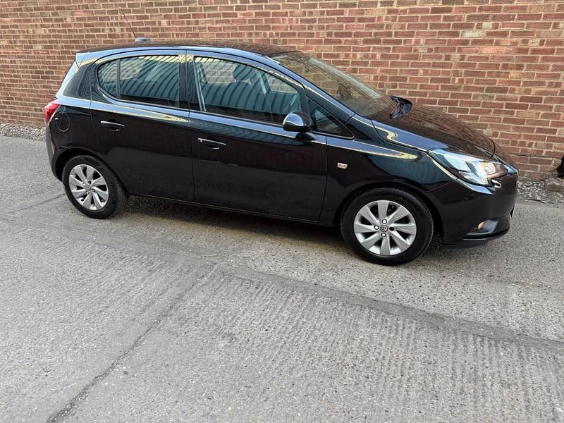 Begagnad Vauxhall Corsa Design Edition 2018 Svart Halvkombi