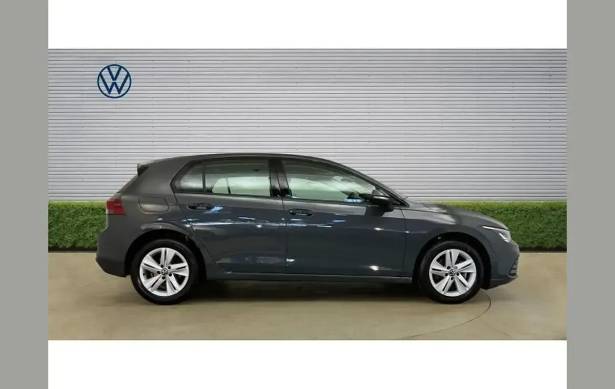 Used VW Golf VIII Life 131 HP (96 kW) 2023 Grey Hatchback