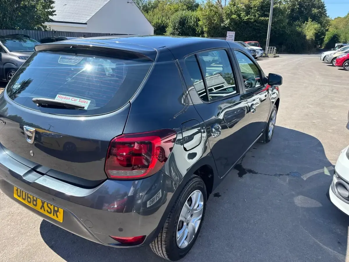 Used Dacia Sandero Comfort 90 HP (66 kW) 2018 Grey Hatchback