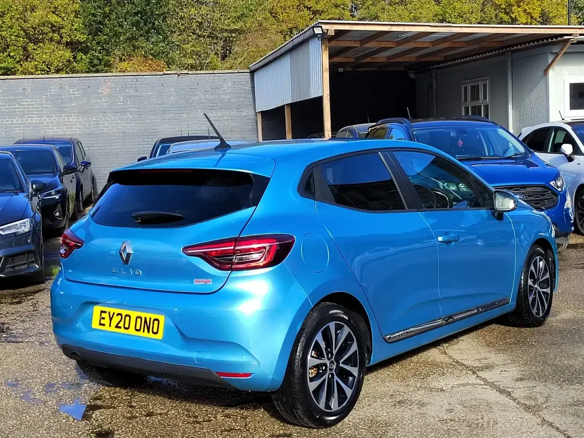 Used Renault Clio Iconic 99 HP (72 kW) 2020 Blue Hatchback