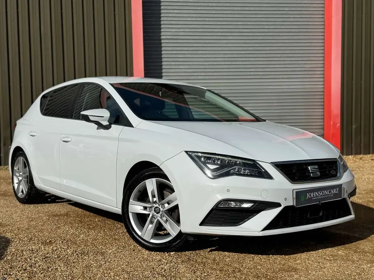 Used Seat Leon FR 150 HP (110 kW) 2019 White Hatchback