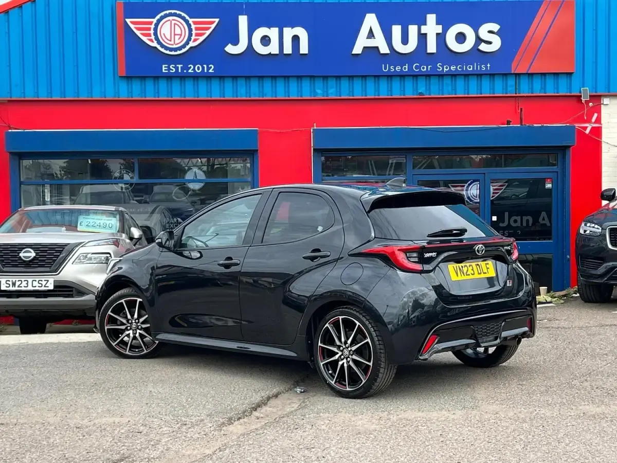 Used Toyota Yaris Sport 91 HP (66 kW) 2023 Black Hatchback