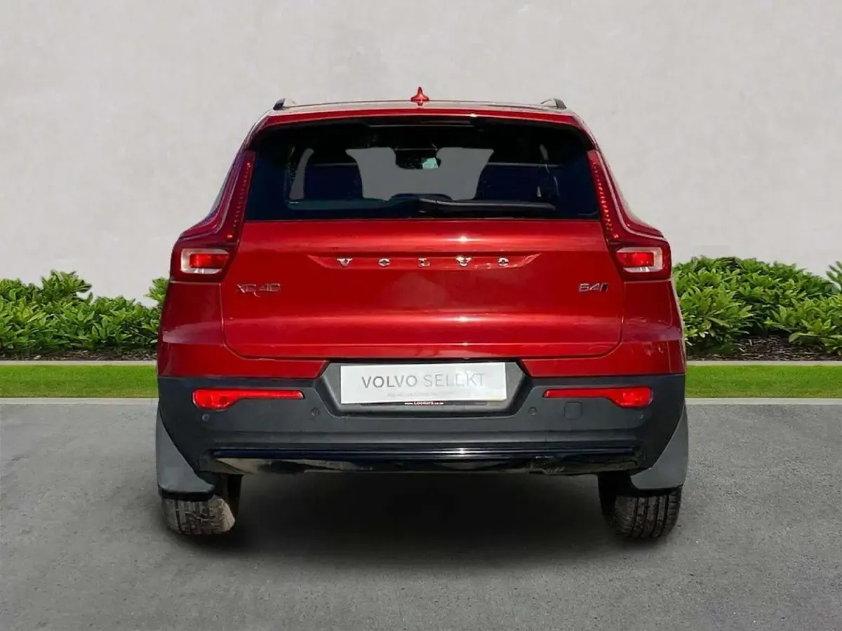 Used Volvo XC40 Plus 2022 Red SUV