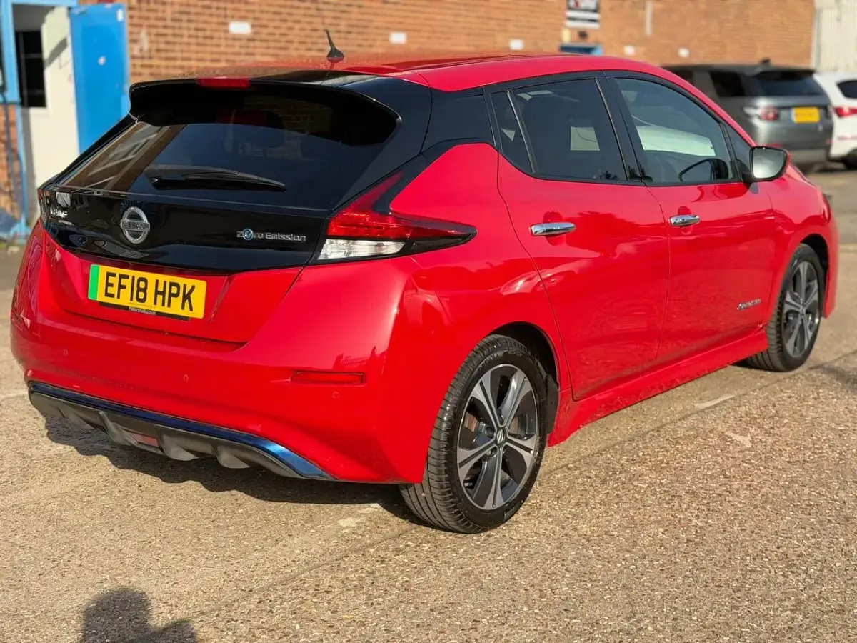 Used Nissan Leaf N-Connecta 110 kW (150 HP) 2018 Red Hatchback