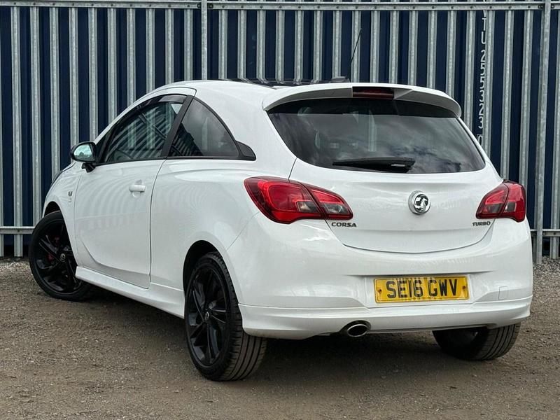 Used Vauxhall Corsa Edition 100 HP (73 kW) 2016 White Hatchback