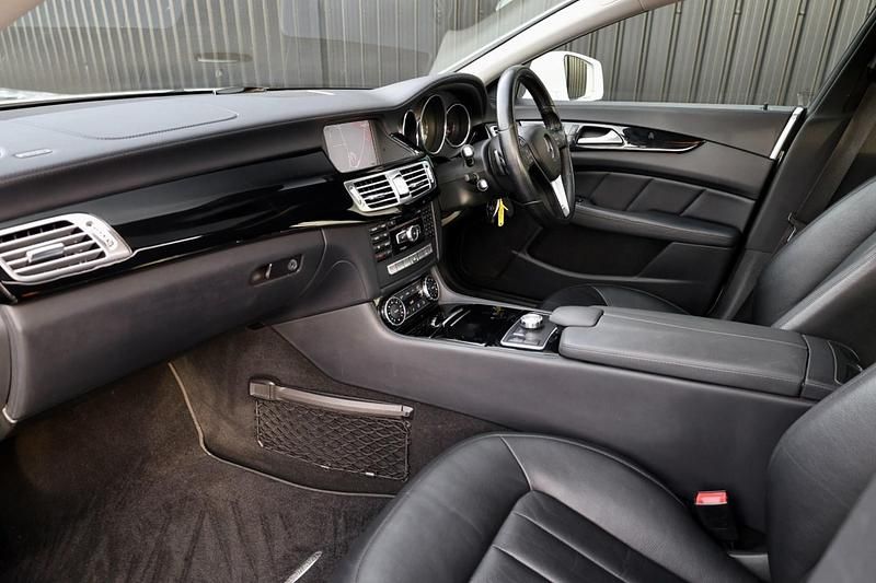 Used Mercedes CLS350 2013 White Coupe