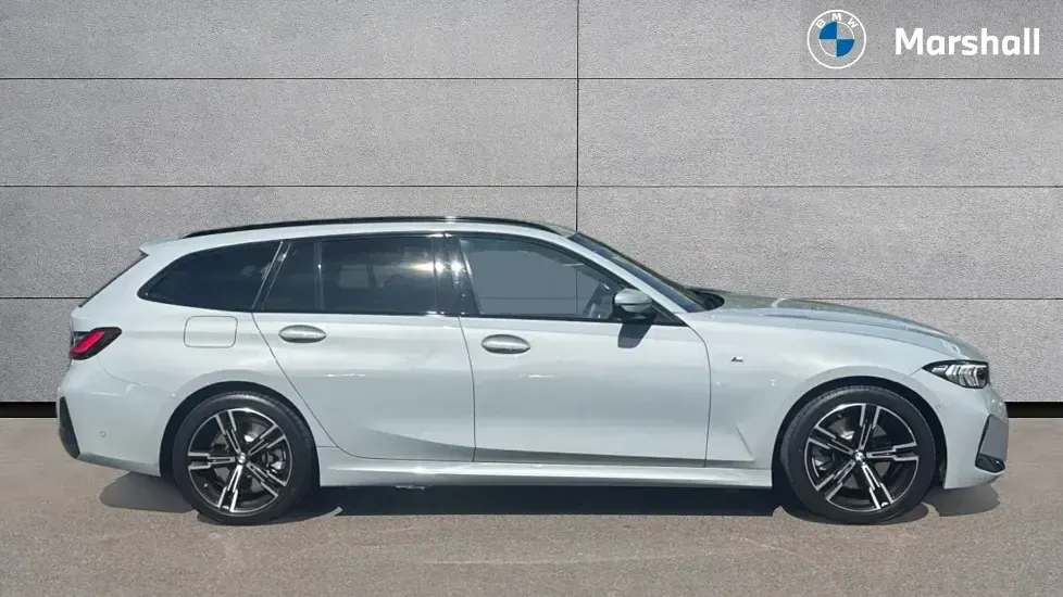 New BMW 330e M Sport 292 HP (214 kW) 2026 Brooklyn grey metallic Estate
