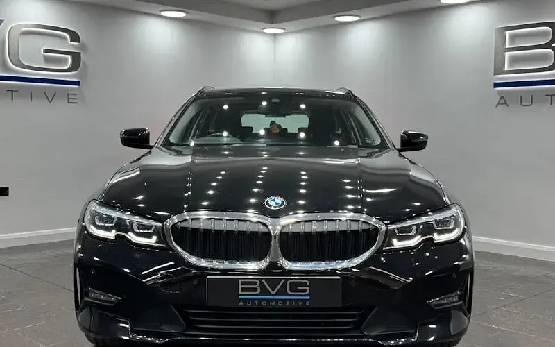 Begagnad BMW 330e 292 HK (214 kW) 2021 Svart Kombi