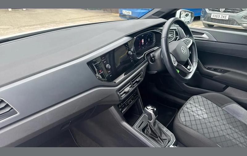 Used VW Polo R-line 95 HP (69 kW) 2022 Pure white Hatchback