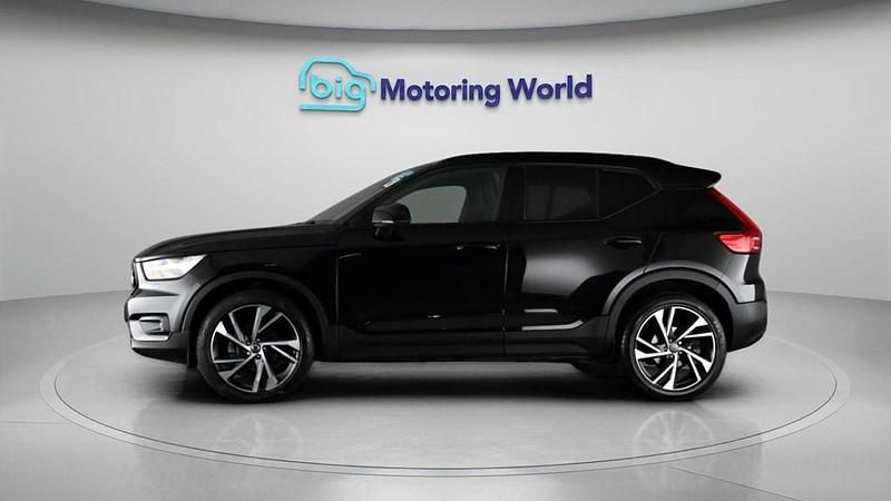 Used Volvo XC40 R-Design Pro 163 HP (119 kW) 2021 Black SUV