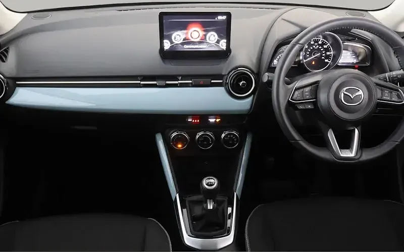 Used Mazda 2 Exclusive-Line 90 HP (66 kW) 2024 Blue Hatchback