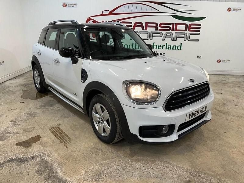 White Used 2019 Mini Cooper D Countryman Classic SUV | £12,399 (A bit pricey) - Image 1/4