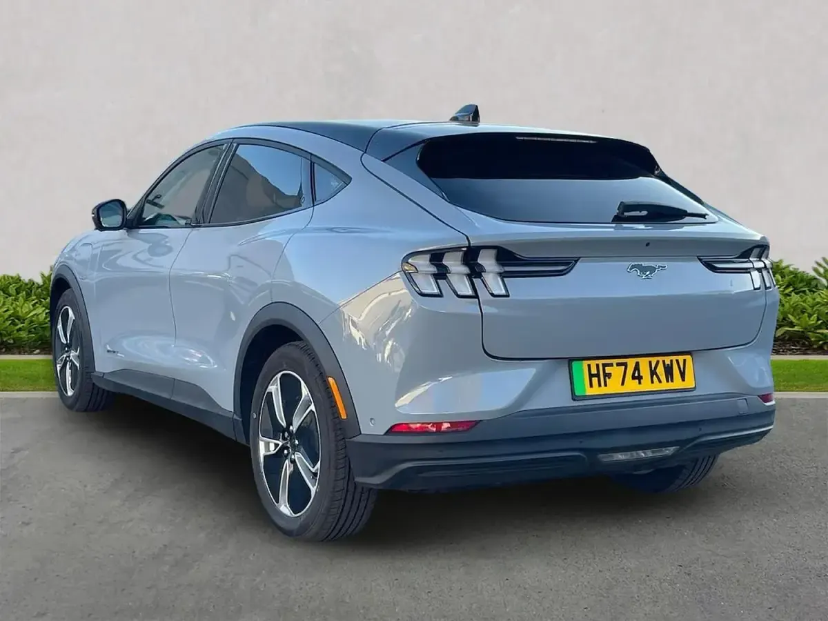 Käytetty Ford Mustang Select 268 HP (197 kW) 2025 Harmaa Viistoperä