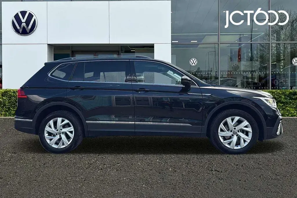 Used VW Tiguan Life 150 HP (110 kW) 2022 Black SUV