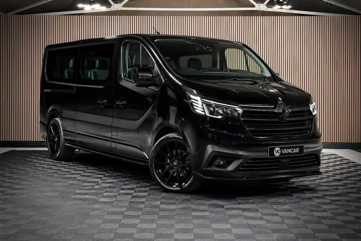 Used Renault Trafic 145 HP (106 kW) 2024 Black MPV