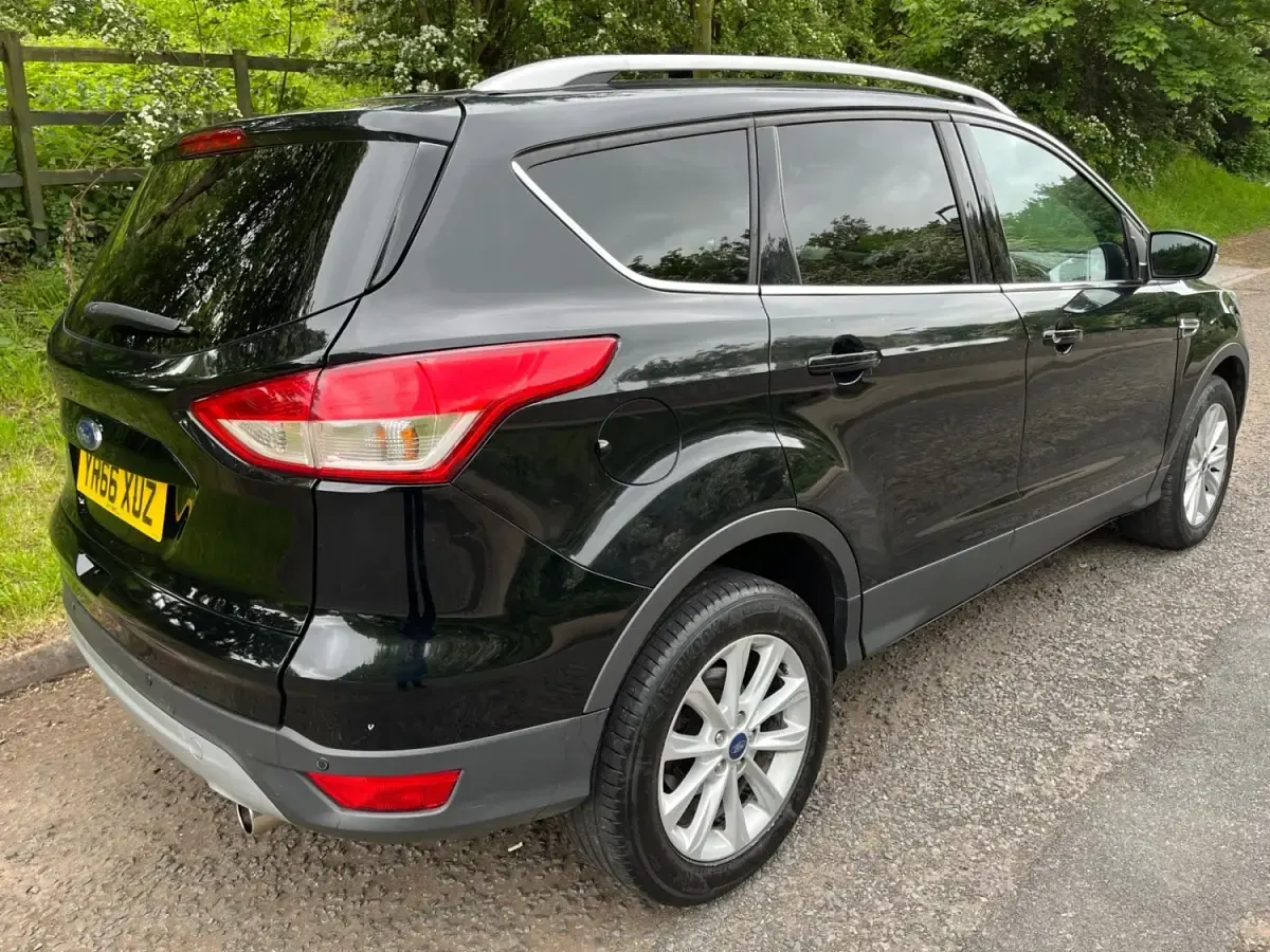 Used Ford Kuga Titanium 150 HP (110 kW) 2016 Black SUV