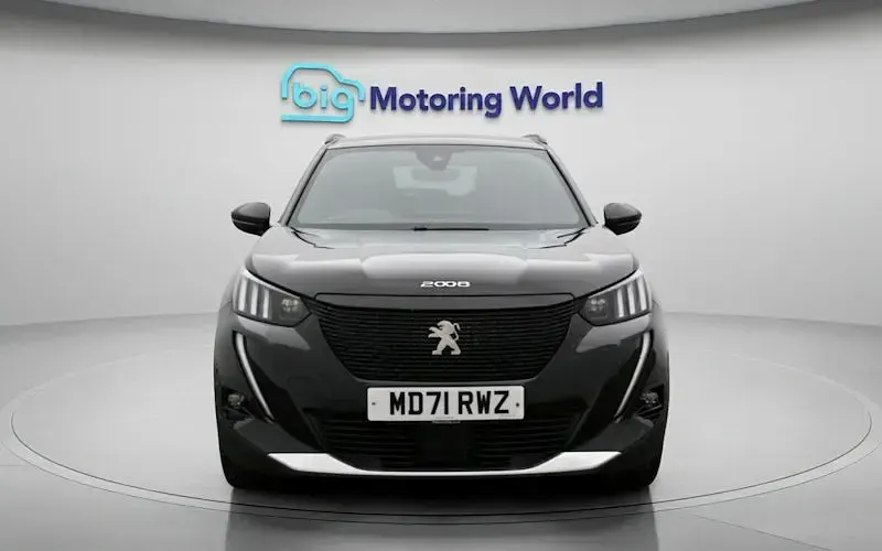 Used Peugeot e-2008 Premium 100 kW (136 HP) 2022 SUV