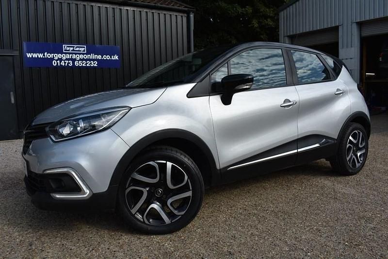 Silver Used 2018 Renault Captur Dynamique SUV | £7,995 (Fair price) - Image 1/1