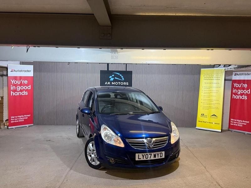 Used Vauxhall Corsa Design Edition 90 HP (66 kW) 2007 Blue Hatchback