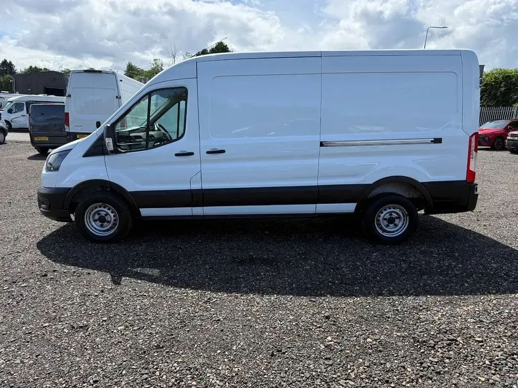 Used Ford Transit 105 HP (77 kW) 2022 White Van