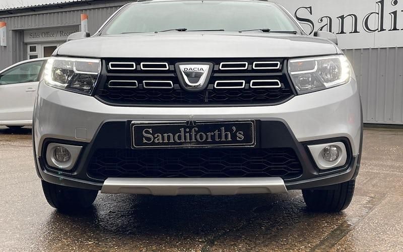 Used Dacia Sandero Ambiance 90 HP (66 kW) 2017 Silver Hatchback