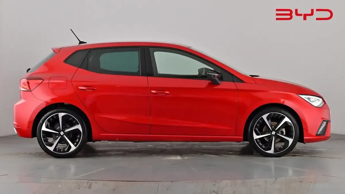 Used Seat Ibiza FR Sport 95 HP (69 kW) 2024 Desire red Hatchback