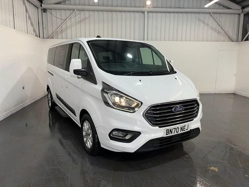 Used Ford Tourneo Custom Zetec 105 HP (77 kW) 2020 White Van