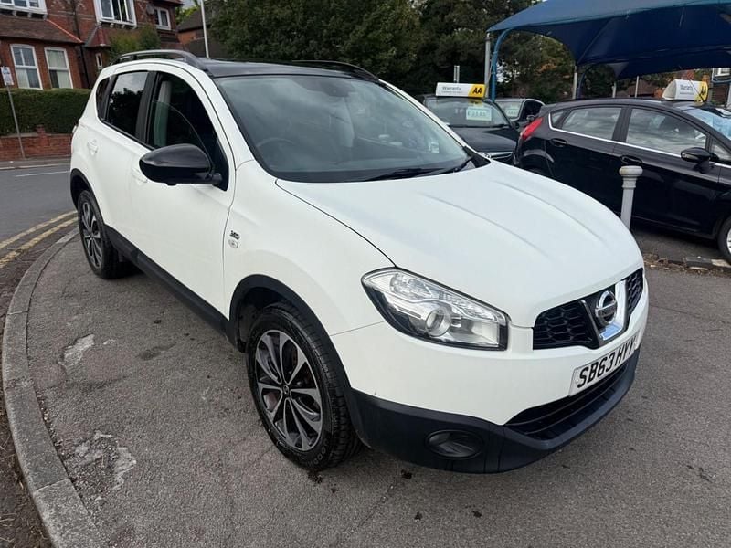 White Used 2013 Nissan Qashqai 360º SUV | £4,795 (Fair price) - Image 1/4