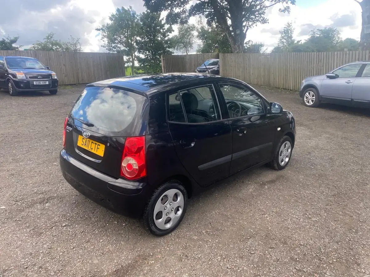 Used Kia Picanto 64 HP (47 kW) 2011 Black Hatchback