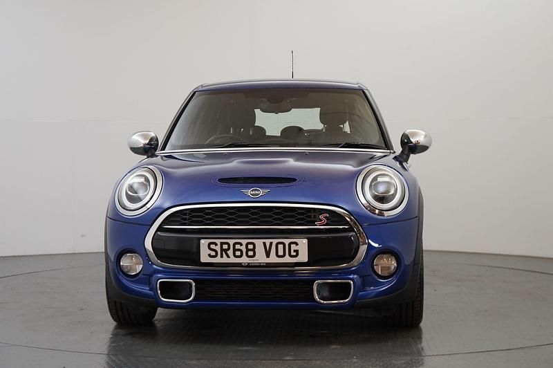 Usado Mini Cooper S Exclusive 189 HP (139 kW) 2019 Azul Citadino