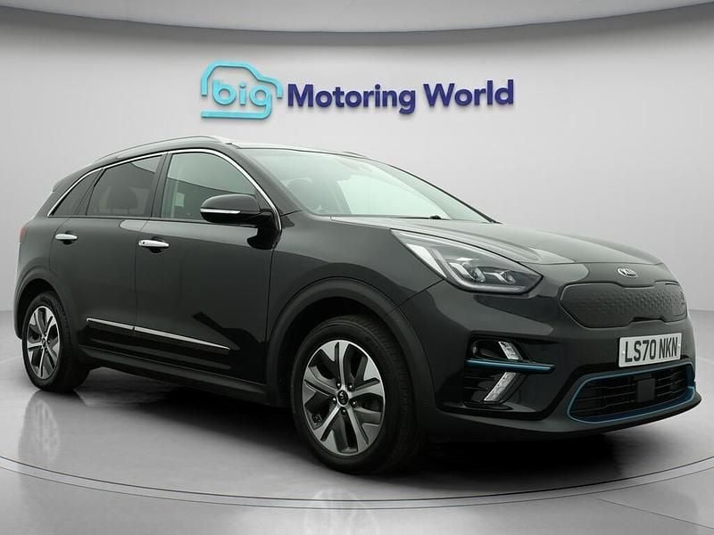 Black Used 2020 Kia e-Niro 4 SUV | £12,000 (Fair price) - Image 1/4