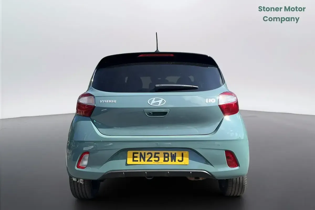 Used Hyundai i10 Premium 79 HP (58 kW) 2025 Green Hatchback