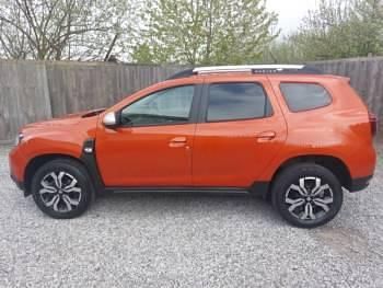 Begagnad Dacia Duster Prestige 100 HK (73 kW) 2022 Orange SUV