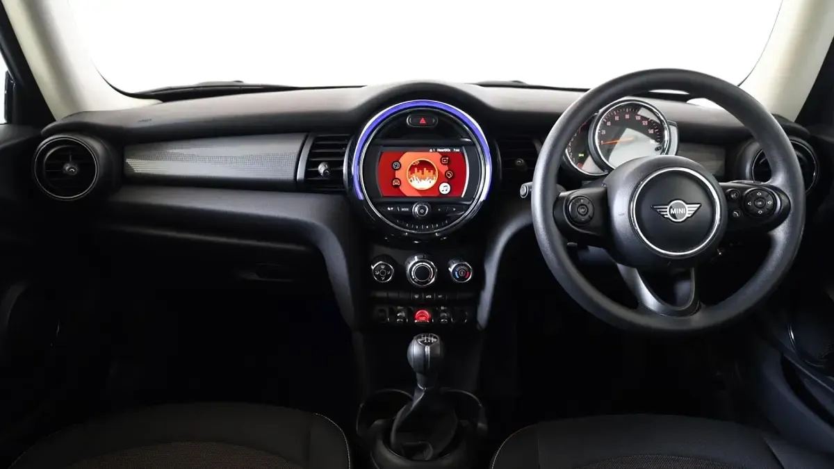 Usado Mini Cooper Classic 134 HP (98 kW) 2020 Azul Citadino