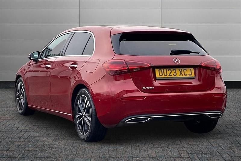 Used Mercedes A180 Executive 136 HP (100 kW) 2023 Patagonia red Hatchback