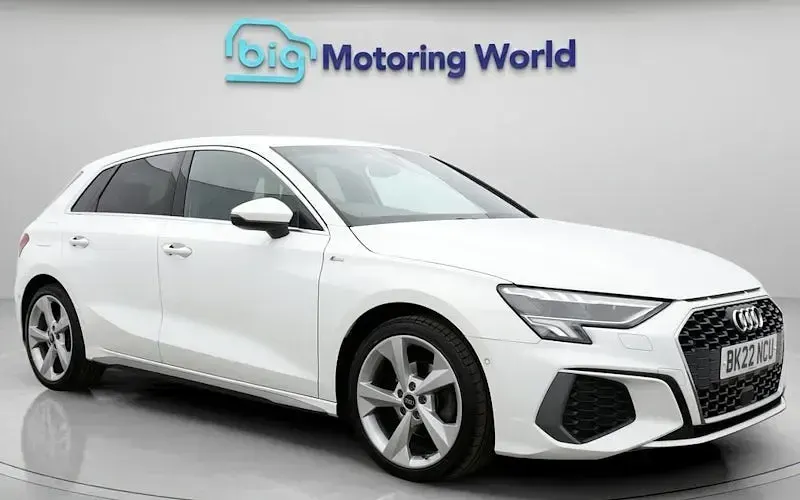 Second-hand Audi A3 Sportback S-Line 150 CP (110 kW) 2024 Hatchback