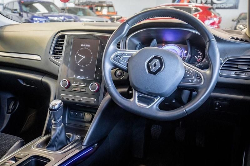 Used Renault Mégane IV Dynamique 130 HP (95 kW) 2016 Black Hatchback