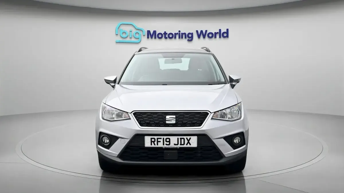 Used Seat Arona SE Technology 94 HP (69 kW) 2019 Silver SUV