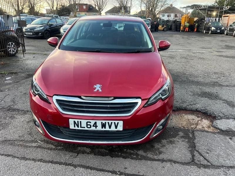 Używany Peugeot 308 Allure 2014 Czerwony Hatchback