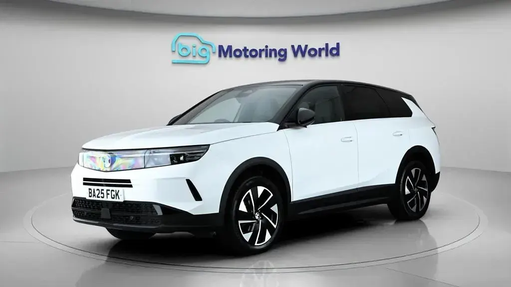 Used Vauxhall Grandland X Ultimate 145 HP (106 kW) 2025 White SUV