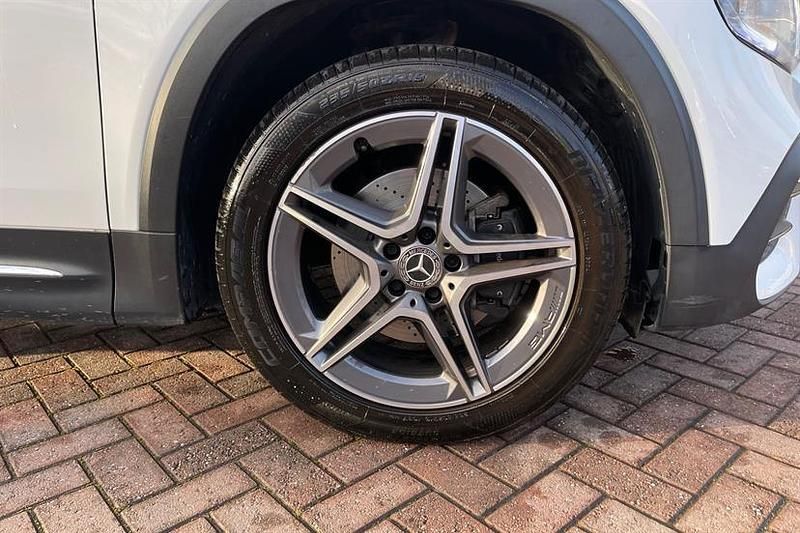 Used Mercedes GLB200 AMG line 163 HP (119 kW) 2020 Polar white SUV