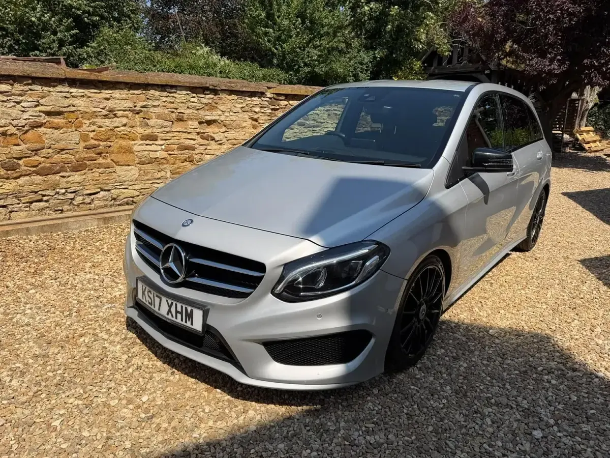 Used Mercedes B180 AMG Line Premium 109 HP (80 kW) 2017 Silver Hatchback