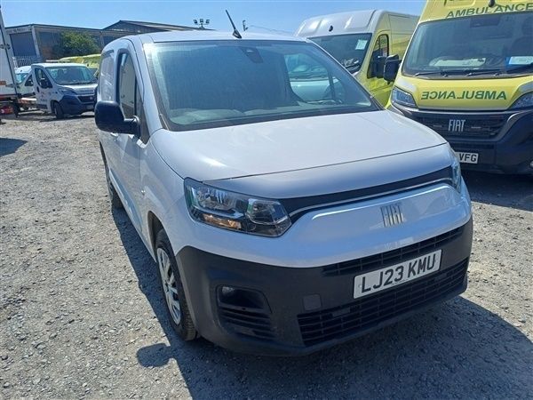 White Used 2023 Fiat Doblò S MPV | £11,995 (Fair price) - Image 1/1