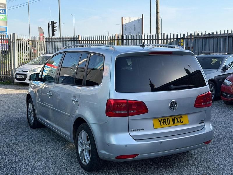 Used VW Touran SE 105 HP (77 kW) 2011 Silver MPV