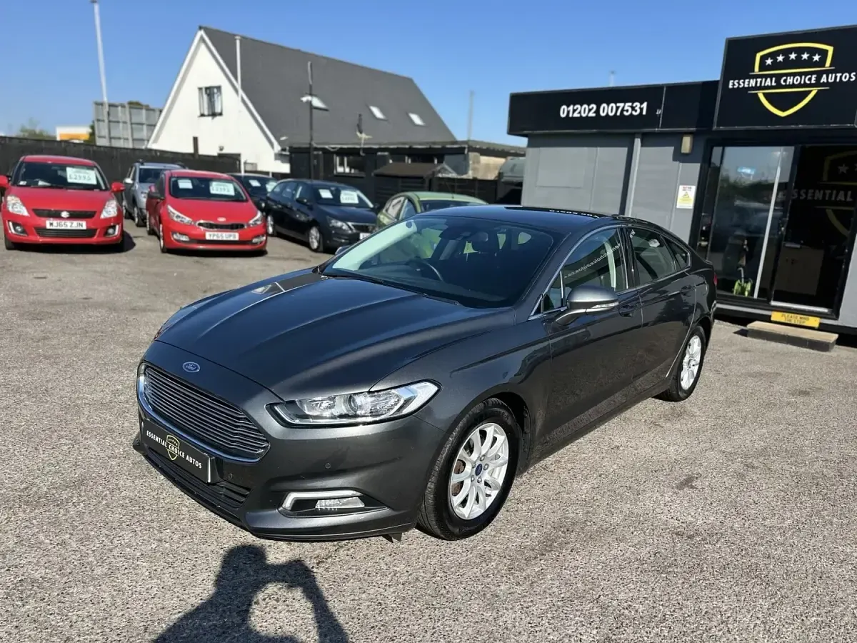 Used Ford Mondeo Zetec 150 HP (110 kW) 2019 Grey Hatchback