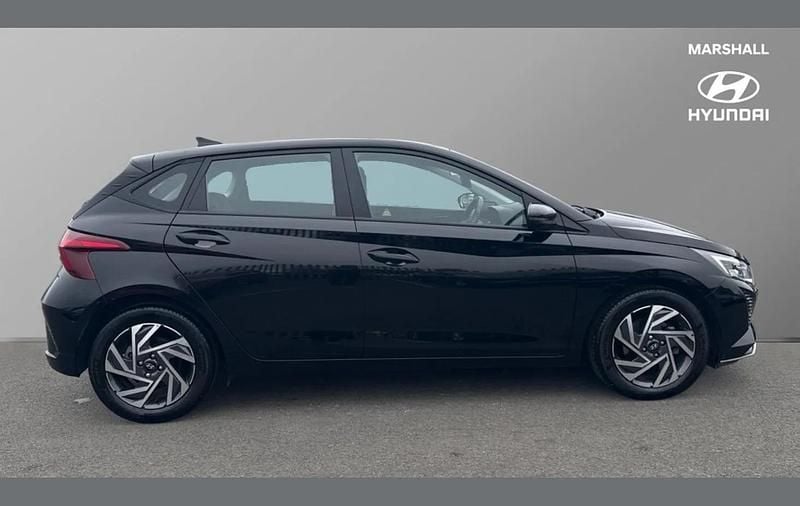 Używany Hyundai i20 Advanced 100 KM (73 kW) 2024 Czarny Hatchback
