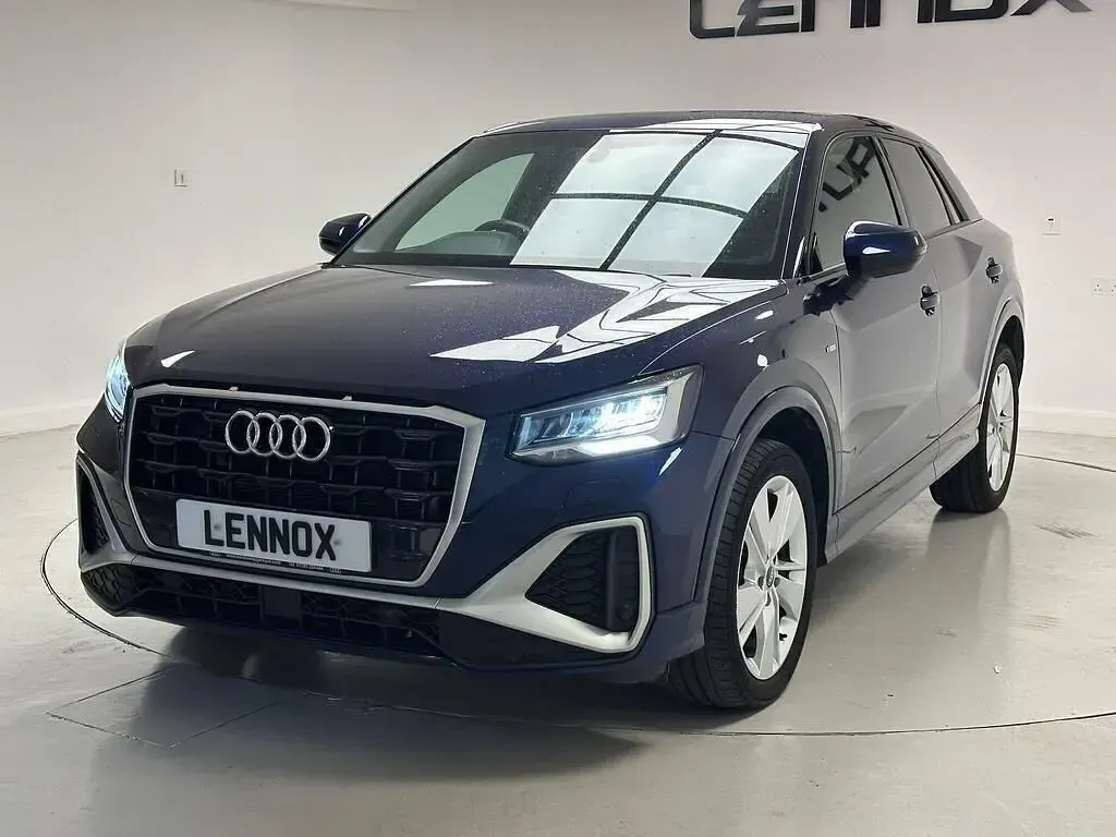 Begagnad Audi Q2 S-Line 150 HK (110 kW) 2022 Blå SUV